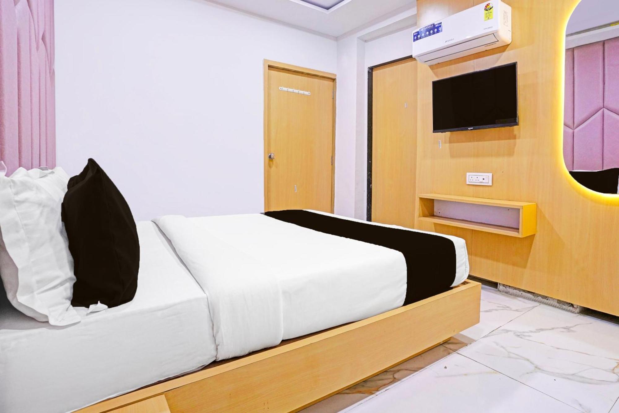 Hotel O Patang 24 อาเมดาบัด ภายนอก รูปภาพ