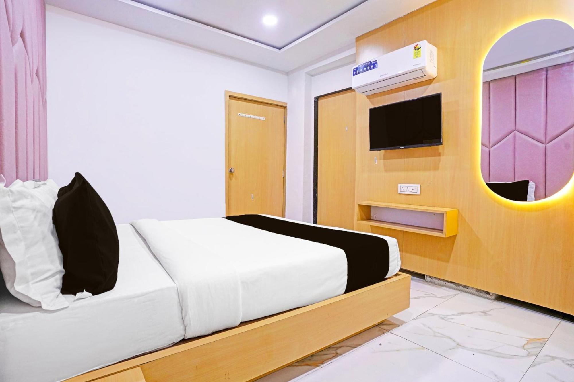 Hotel O Patang 24 อาเมดาบัด ภายนอก รูปภาพ