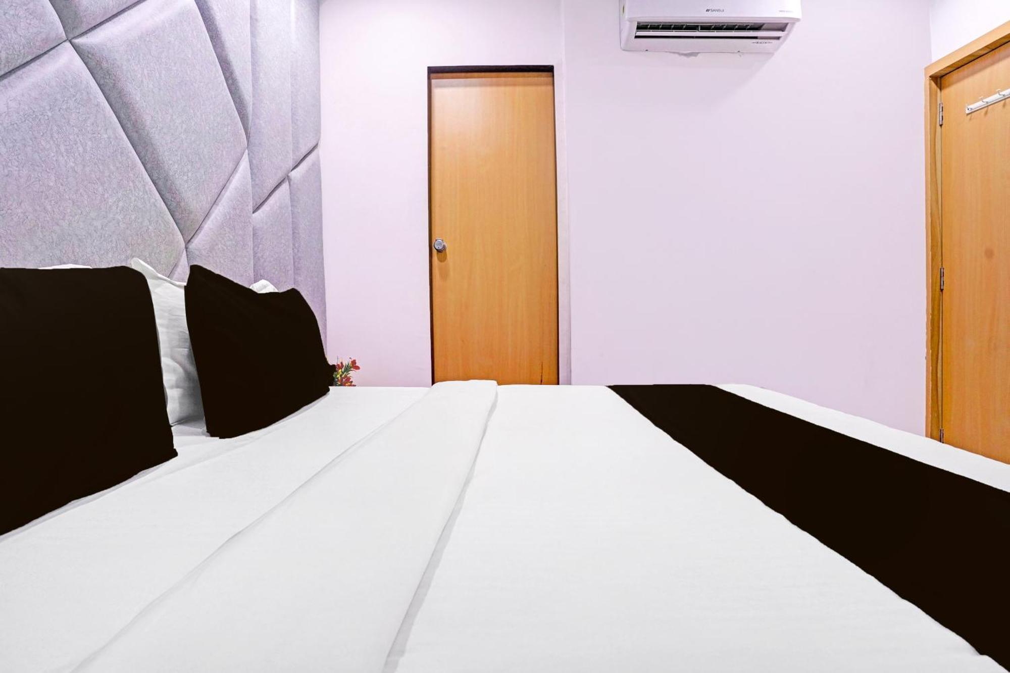 Hotel O Patang 24 อาเมดาบัด ภายนอก รูปภาพ