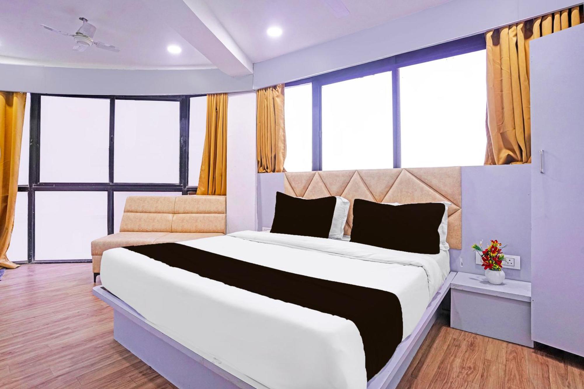 Hotel O Patang 24 อาเมดาบัด ภายนอก รูปภาพ